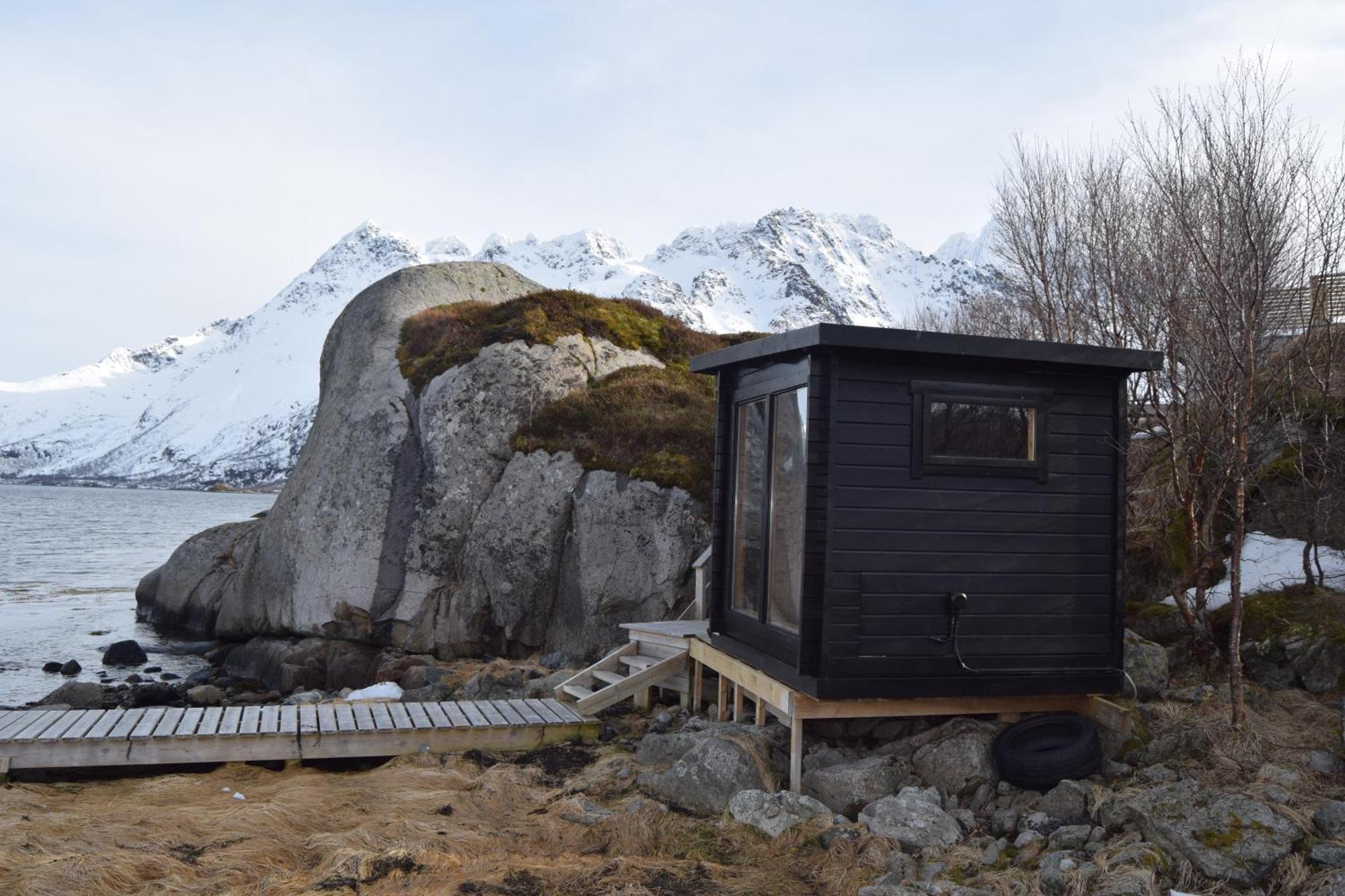 Villa Nydelig Hytte Med Fantastisk Beliggenhet Ved Sjoen Laupstad Exterior foto