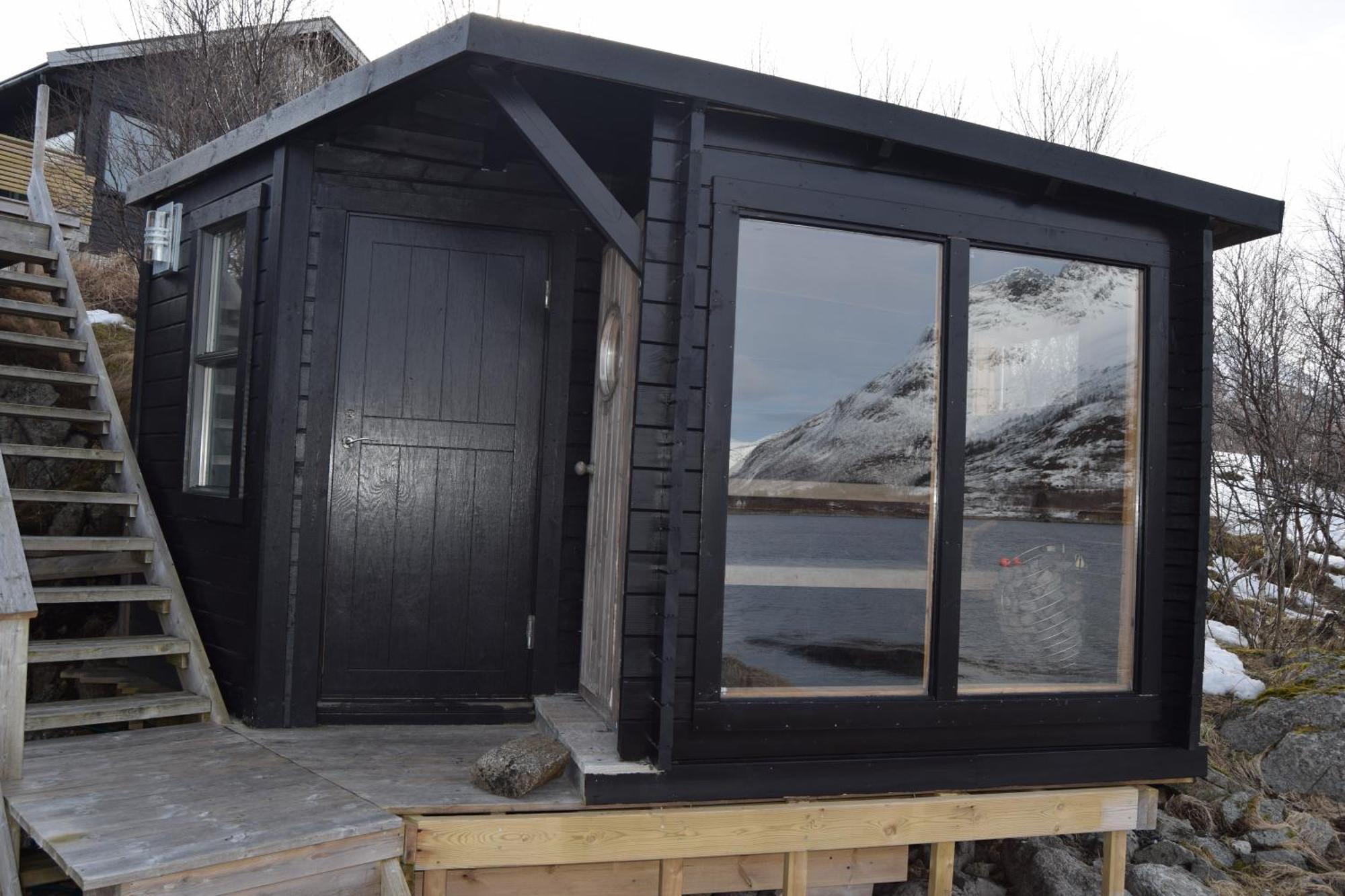 Villa Nydelig Hytte Med Fantastisk Beliggenhet Ved Sjoen Laupstad Exterior foto